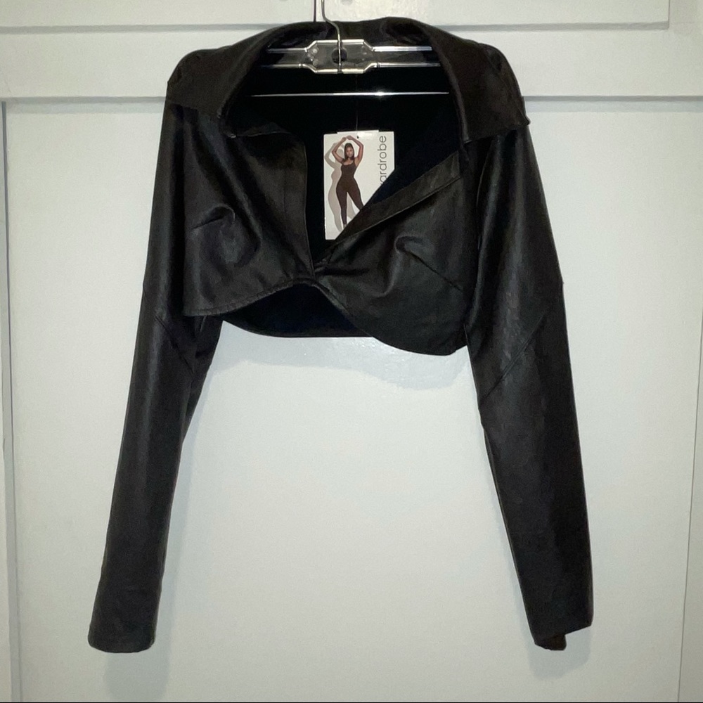 NWT ✨Pleather long sleeve crop top with collar #nakedwardrobe
